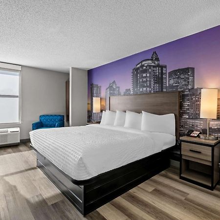 Clarion Pointe Hotel Archdale ภายนอก รูปภาพ
