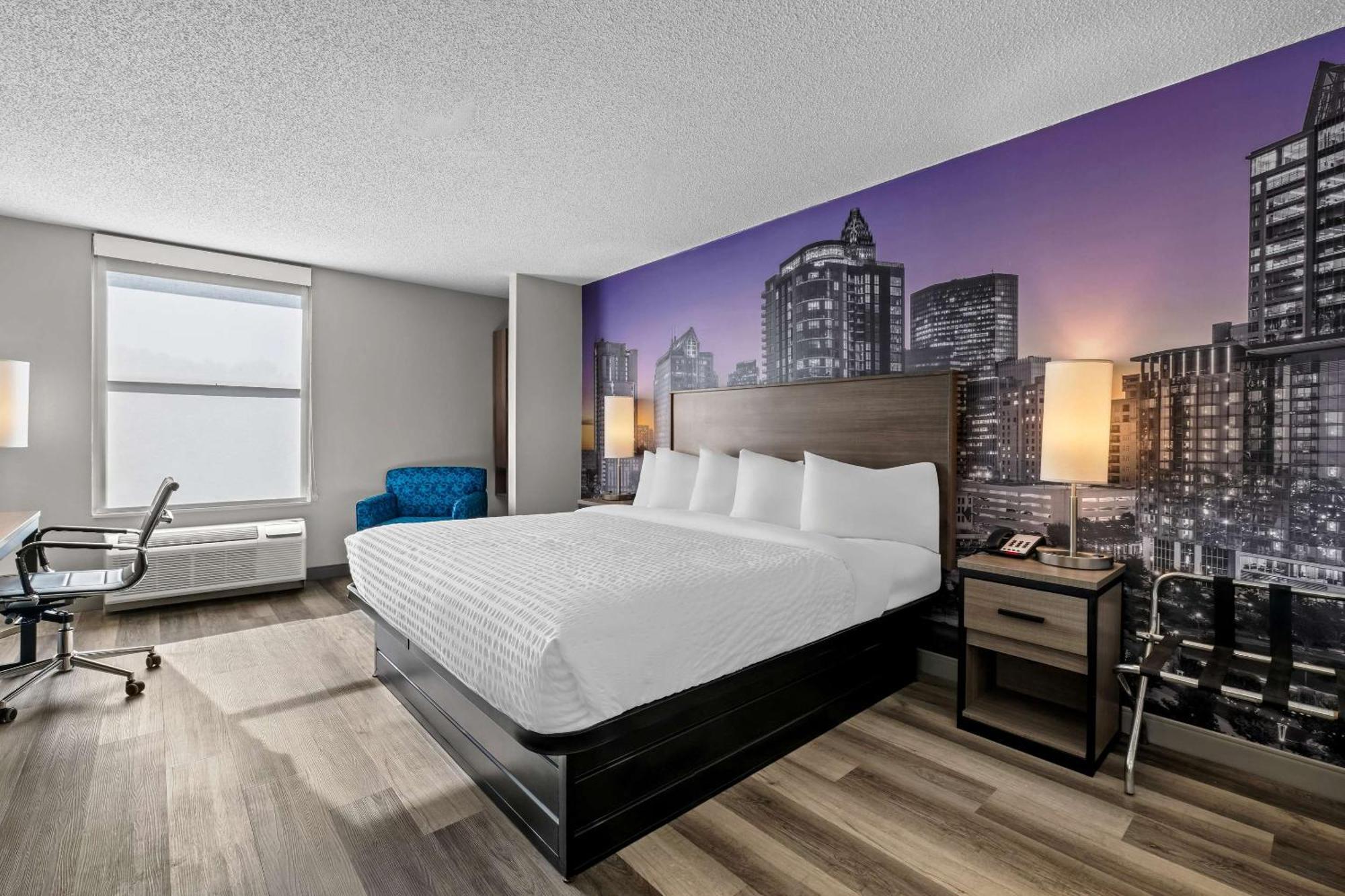 Clarion Pointe Hotel Archdale ภายนอก รูปภาพ