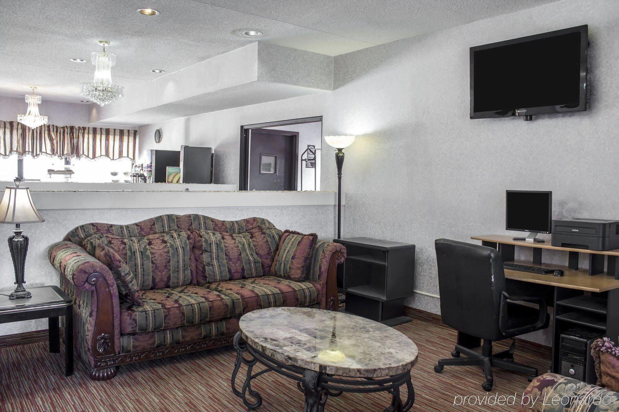 Clarion Pointe Hotel Archdale ภายนอก รูปภาพ