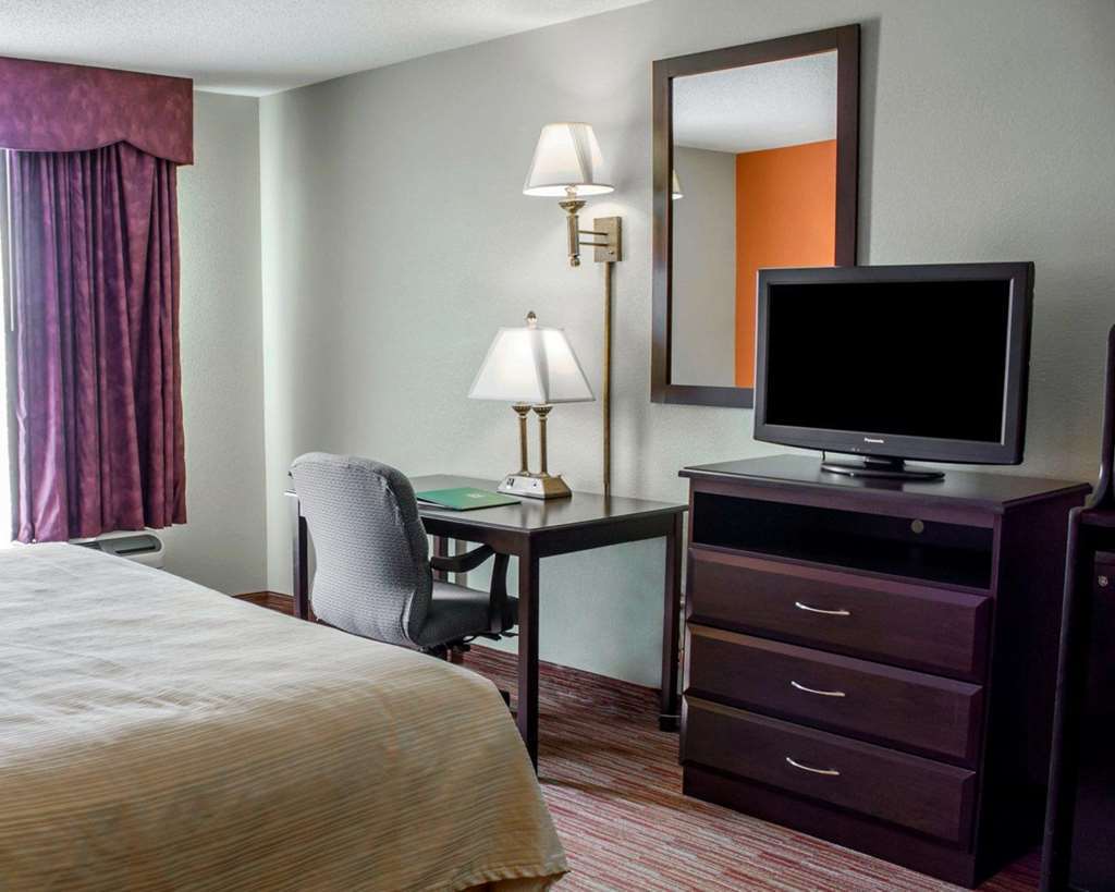 Clarion Pointe Hotel Archdale ห้อง รูปภาพ